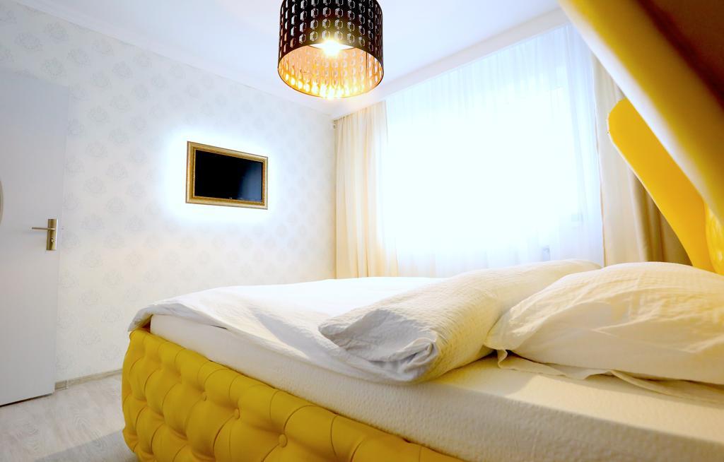 Soho Apartment Near Ceronav 加拉茨 客房 照片