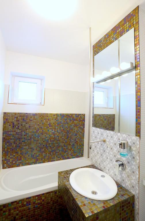 Soho Apartment Near Ceronav 加拉茨 外观 照片